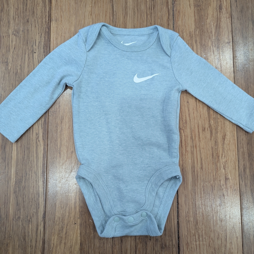 Nike Green Gender neutral Long Sleeve Baby bodysuit